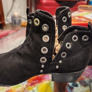 Circus by Sam- Edelman Grommet Detailed Booties 7.5